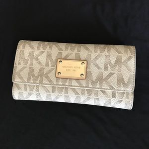 Vanilla Michael Kors checkbook wallet